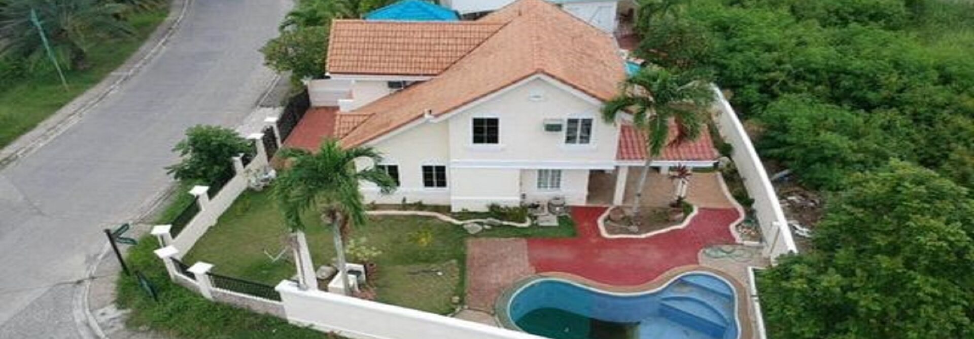 Corona Del Mar Talisay House and Lot for Sale with Swimming Pool!!!